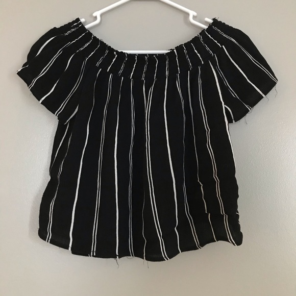 Off the shoulder shirt - Picture 1 of 1